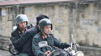 Vững vàng “quả đấm thép”