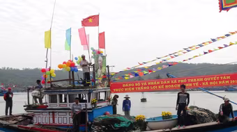 Ra khơi đầu xuân 