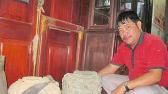 Người sở hữu kho tiền cổ nặng 6 tấn