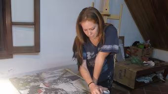 Một người Mỹ đưa phụ nữ Việt lên tranh sơn mài