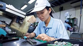 Sửa luật vì người lao động