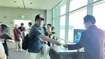 Hành khách có thân nhiệt bình thường mới được nhập cảnh