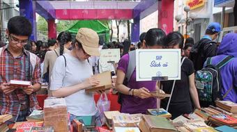 "Săn" hàng nghìn cuốn sách cũ