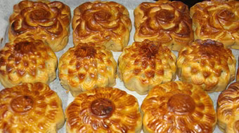 Cẩn trọng với bánh trung thu siêu rẻ