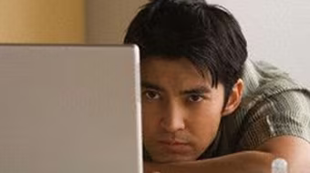 Xem phim đen gây tổn thương thần kinh