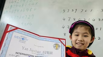 Bé 10 tuổi có trí nhớ "cực đỉnh"