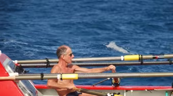 Một mình chèo thuyền vượt Thái Bình Dương