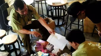 Bán thuốc lá điện tử lậu không hề giấu diếm