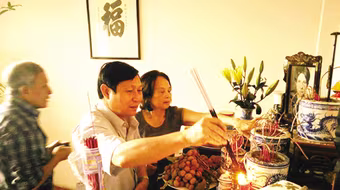 Người đặt viên gạch đầu tiên 