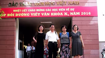 Chuyện nhà văn đi học viết... văn