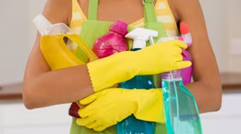 Hóa chất tẩy rửa tăng nguy cơ tổn thương phổi