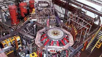 Cắm dây dẫn vào "Mặt trời" để dùng điện suốt đời