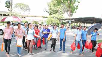 Thưởng Tết vẫn còn hố sâu khoảng cách