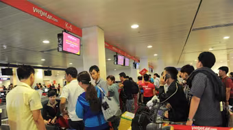 "Săn" vé máy bay trực tuyến Tết Nguyên đán: Đi "tắt" có thể bị mua đắt