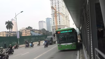 Suôn sẻ 2 ngày đầu vận hành xe buýt nhanh 