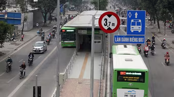 Tuần đầu bán vé, buýt nhanh vận chuyển hơn 100.000 lượt khách 