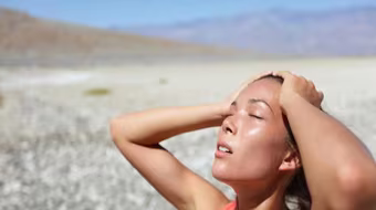 Nắng nóng mùa hè ảnh hưởng đến cơ thể như thế nào?