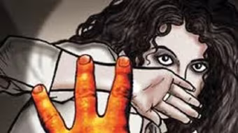 Tủi nhục vì bị anh họ của chồng cưỡng hiếp