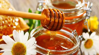 Dùng mật ong thế nào để trị cảm lạnh?