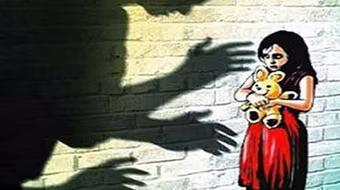 Cậu bé 10 tuổi cưỡng hiếp bé gái hàng xóm