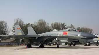 Trung Quốc nâng cấp khả năng cảnh báo tên lửa cho chiến đấu cơ J-11A