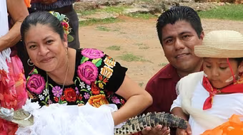  Mexico: Thị trưởng cưới cá sấu để cầu may
