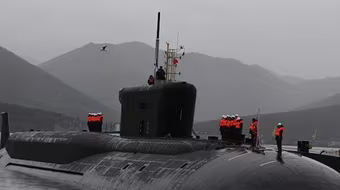Tàu ngầm lớp Borei gia nhập lực lượng phản ứng nhanh hải quân Nga