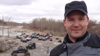 Rúc gầm xe container vì tin tưởng hệ thống tự lái của Tesla Model S