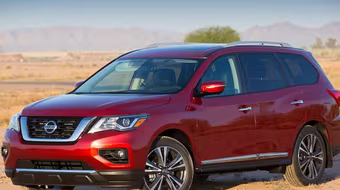 Nissan Pathfinder 2017: Xe gia đình rộng rãi và tiện lợi