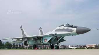 Xem Triều Tiên phô diễn máy bay ở triển lãm hàng không đầu tiên trong lịch sử