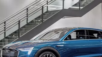 Xe SUV chạy điện đầu tiên của Audi mang tên E-Tron