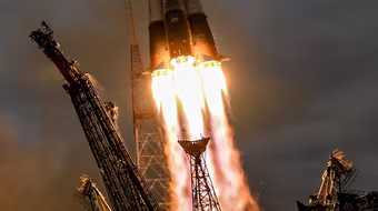 Trung Quốc "thèm mua" động cơ tên lửa Nga