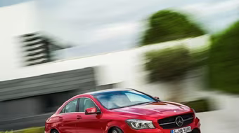 Mercedes-Benz chuẩn bị ra mắt A-Class Sedan, đối đầu với BMW 1-series