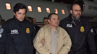 "Bố già" El Chapo đã được dẫn độ đến Mỹ