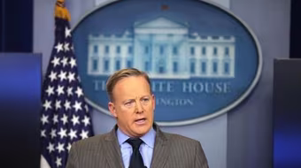 Nhà Trắng tố truyền thông Mỹ "dìm hàng" lễ nhậm chức của ông Trump