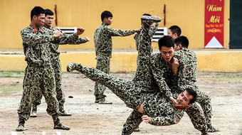 Xem trinh sát đặc nhiệm Thủ đô rèn quân, luyện võ ngày cuối năm