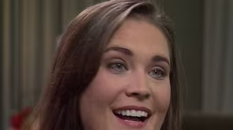 Mỹ: Cô giáo xinh đẹp lạm dụng học sinh 15 tuổi