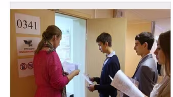 Nga: Cụ già 85 vẫn đi thi đại học