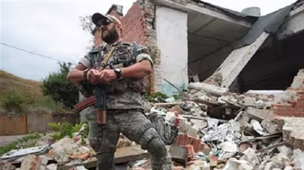 Ukraine đang phải hứng chịu những vụ pháo kích hạng nặng từ lực lượng thân Nga