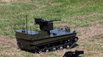 Nga chế tạo siêu máy tính mới có thể điều khiển một đội quân robot