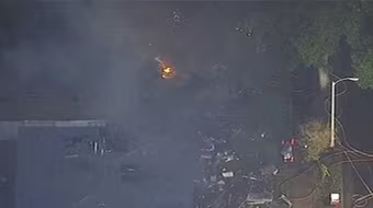 Máy bay đâm vào 2 ngôi nhà ở California, 6 người thương vong