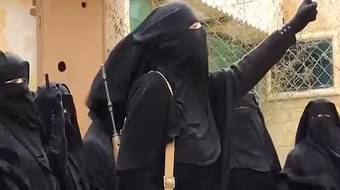 Bên trong lò đào tạo nữ chiến binh của tổ chức IS 
