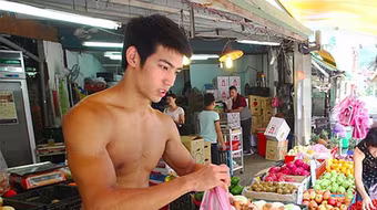 Hết "hotboy đậu phụ" đến lượt "hotboy trái cây" gây "bão" mạng Trung Quốc