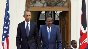 Tổng thống Mỹ say sưa nhảy điệu Lipala truyền thống ở quê cha