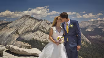 Ngất ngây ngắm bộ ảnh cưới "thiên đường" trên độ cao gần 1.500m