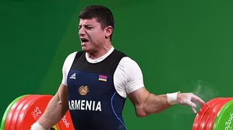 Tai nạn kinh hoàng gãy gập khuỷu tay của VĐV cử tạ tại Olympic Rio