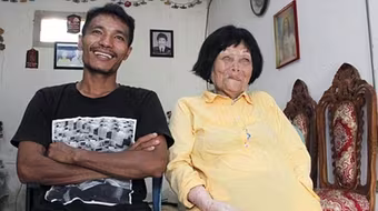 Phải lòng giọng nói, thanh niên 28 tuổi quyết cưới cụ bà 82 tuổi