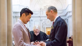 Tổng lãnh sự Mỹ ở Thượng Hải kết hôn với người đồng tính