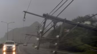 Siêu bão mạnh nhất thế giới 2016 - Meranti tấn công Đài Loan, hướng về Trung Quốc 