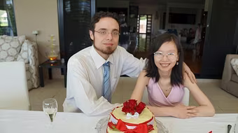 Sốc khi nghe tin chồng muốn chuyển giới